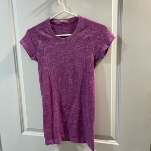 Lululemon Swiftly Tech Crew Purple Women's Top Size 4 Very Good Condition